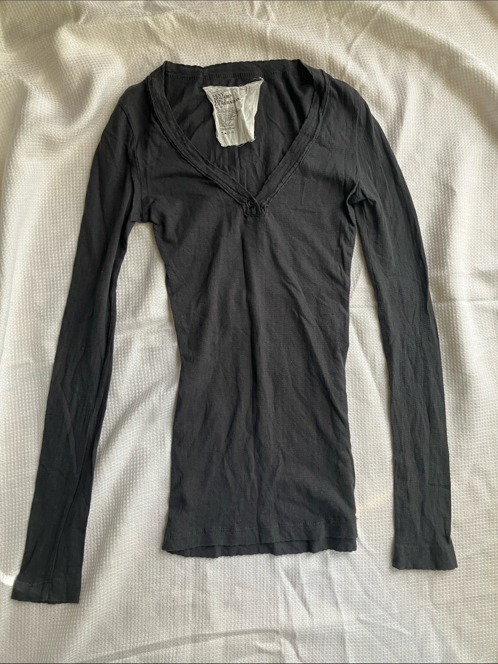 Long sleeve v-neck top